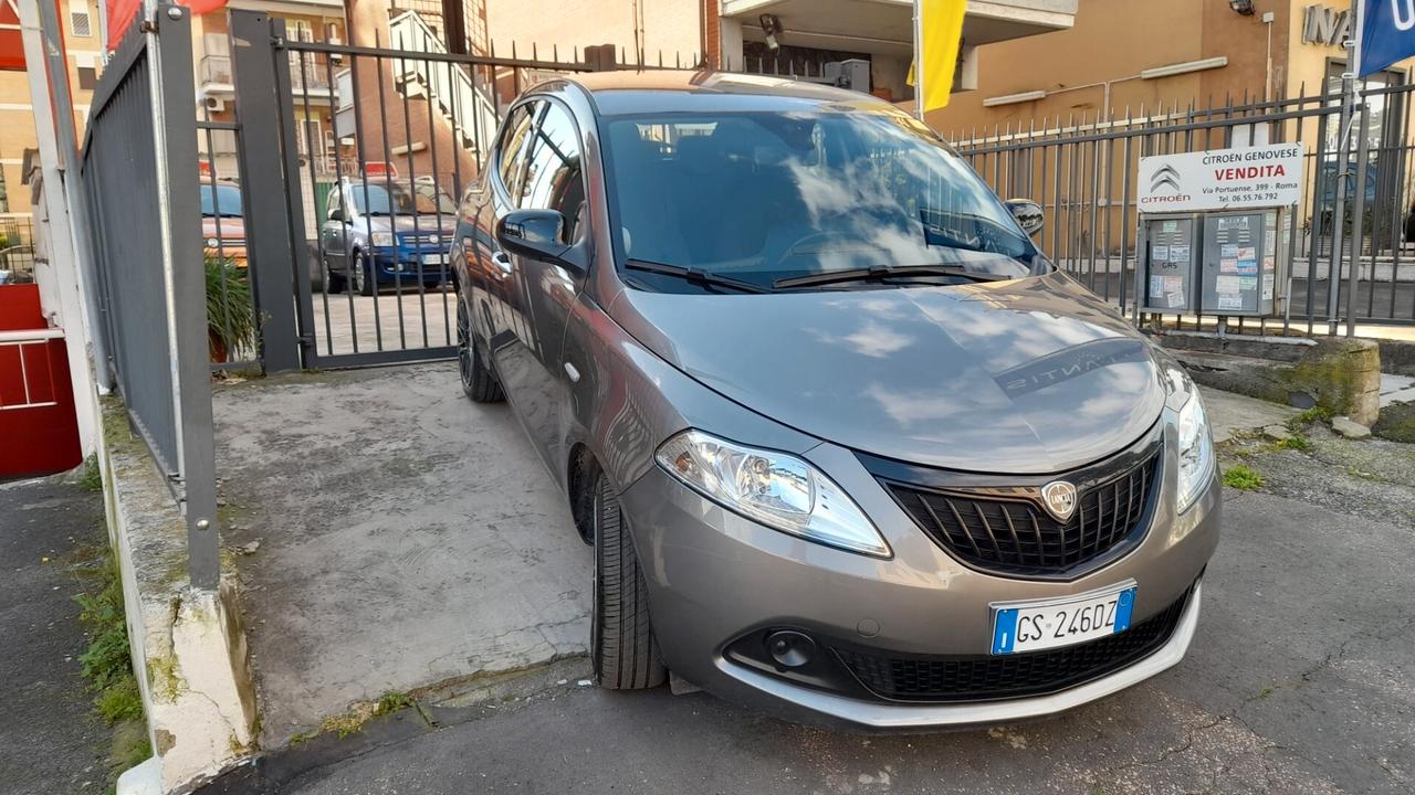 Lancia Ypsilon 1.0 FireFly 5 porte S&S Hybrid Gold Plus