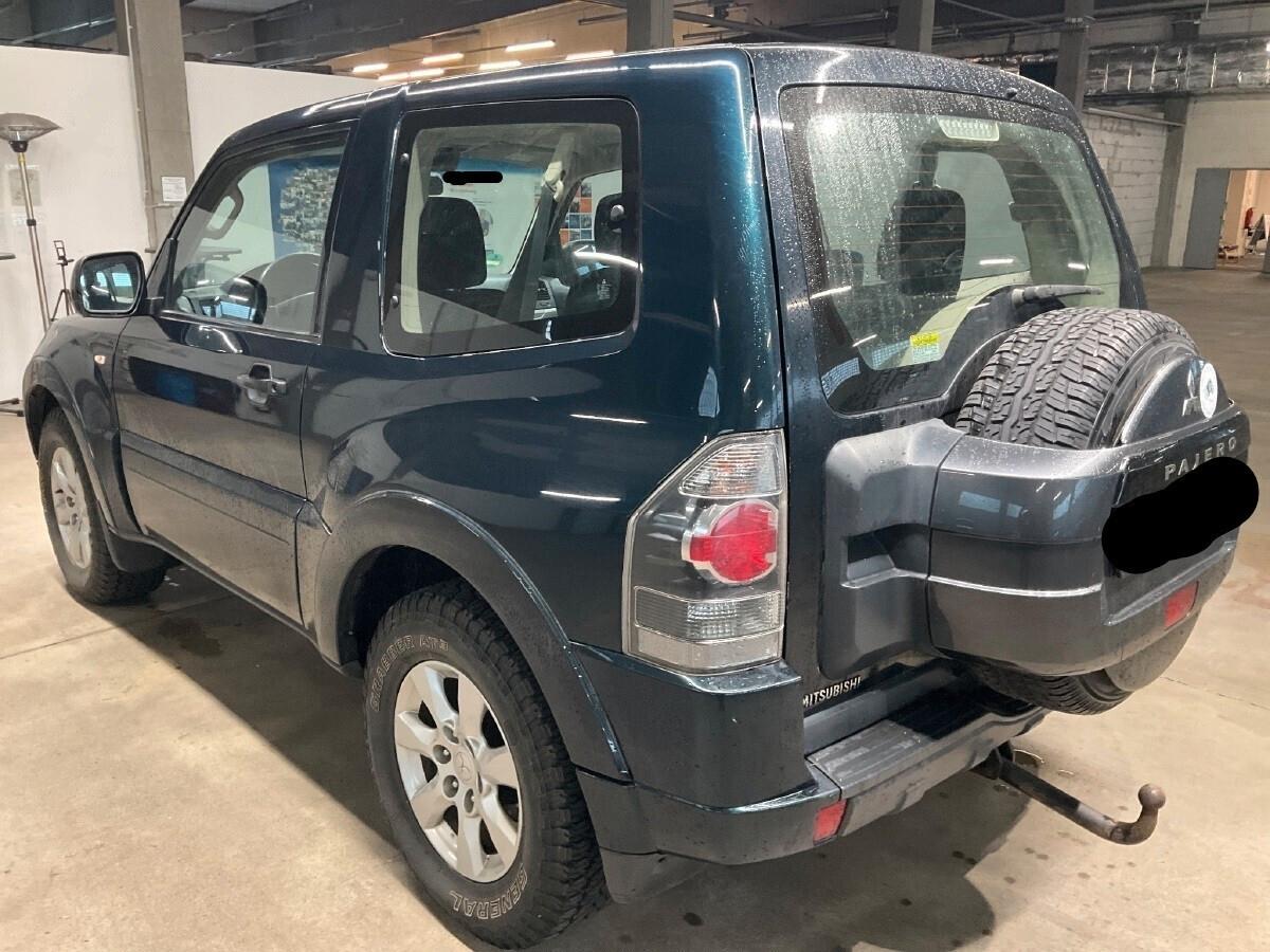 Mitsubishi Pajero 3.2 DI-D 16V aut. 3p. Invite DPF