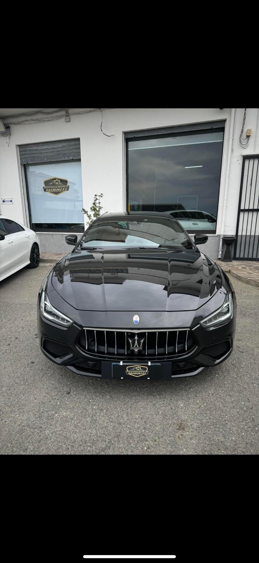 Maserati Ghibli V6 430 CV Q4 Gransport