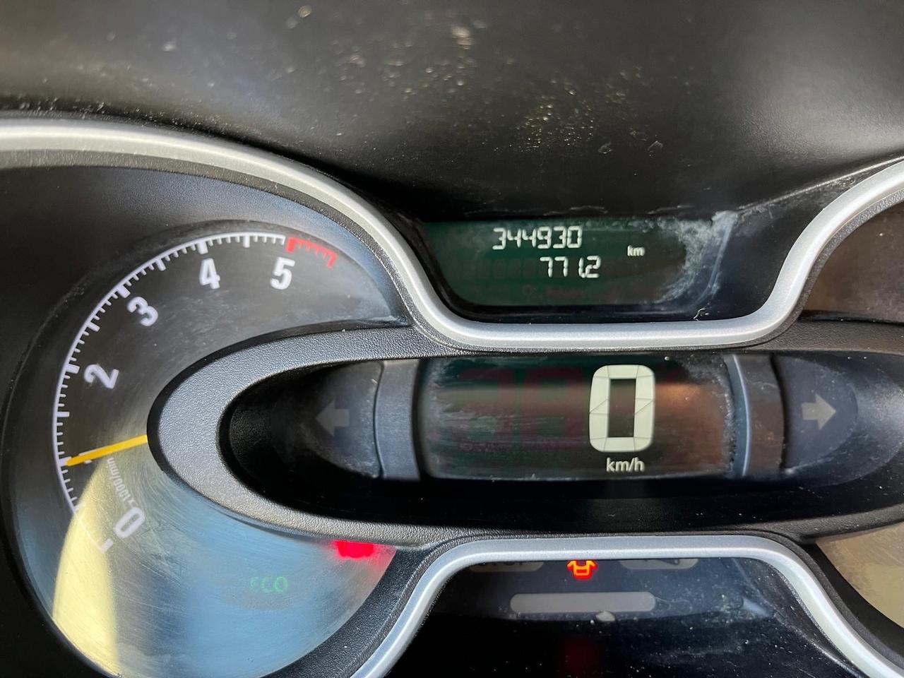 Opel vivaro combi/9 posti-1.6 bit.d-2015