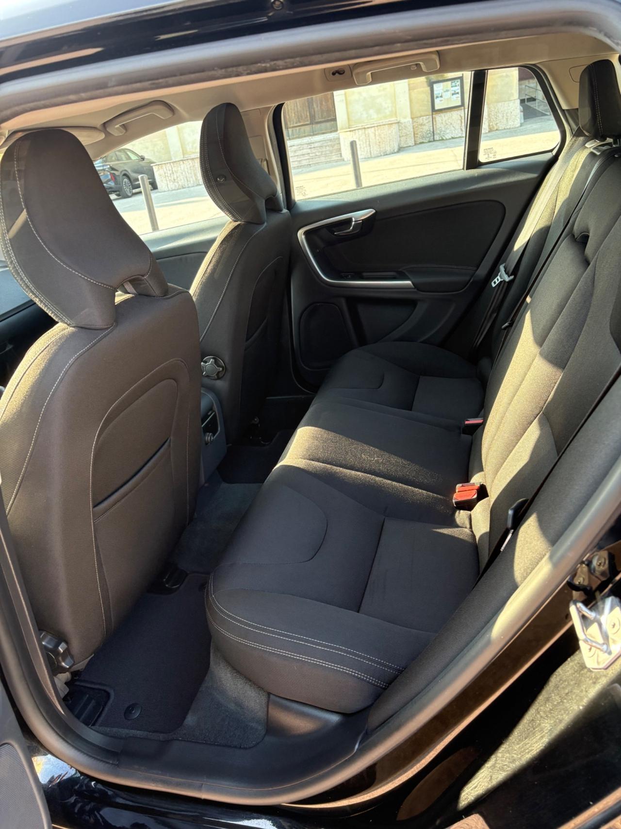 Volvo V60 D3 Summum 2.0 D anno 2014 perfetta