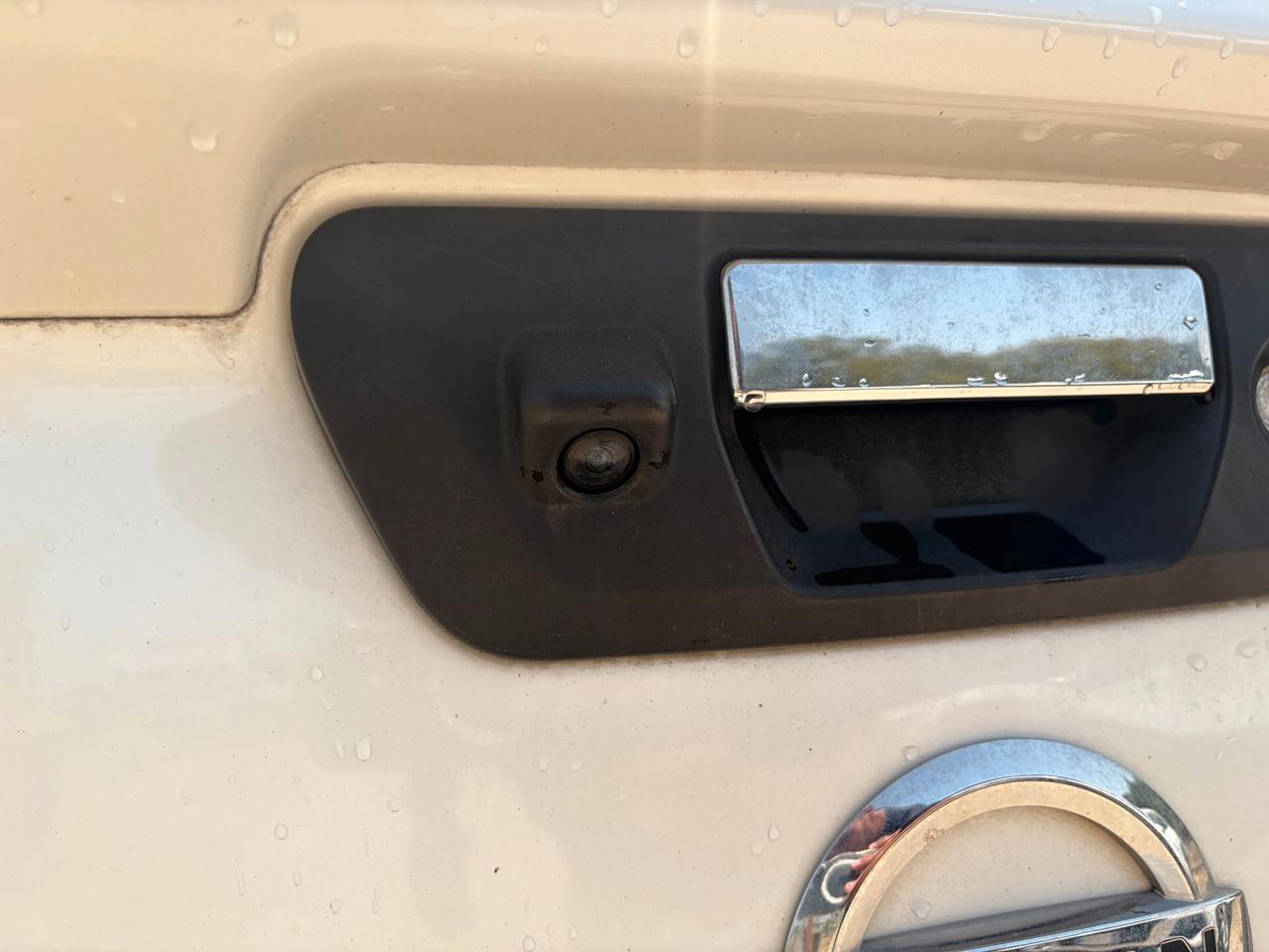 NISSAN NAVARA DOUBLE CAB N-GUARD 2.3 DCI 190CV 4WD IVA ESPOSTA