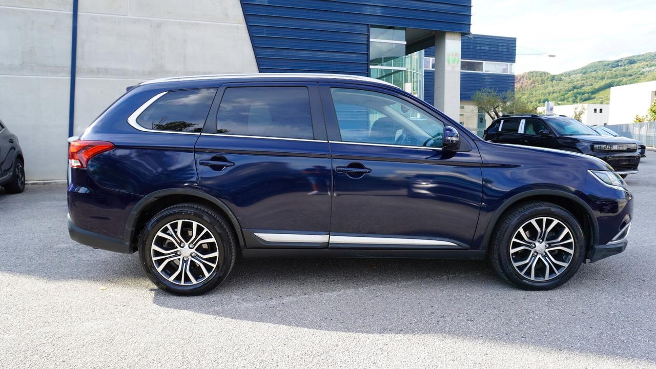 Mitsubishi Outlander 2.2 DI-D 4WD Intense