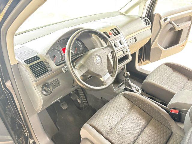 VOLKSWAGEN Touran 1.6 BENZINA FARI FENDI CERCHI IN LEGA OK NEOP