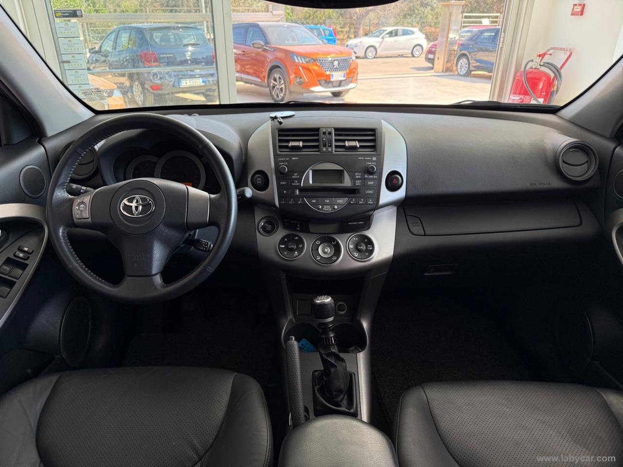 TOYOTA RAV4 2.2 D-4D 177 CV Luxury