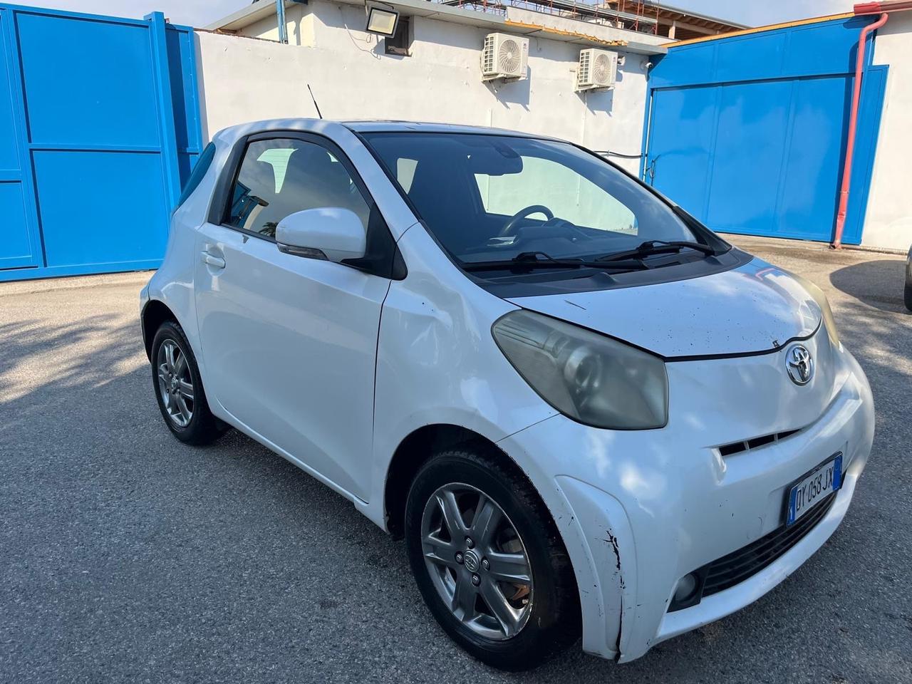 Toyota iQ-1.0 benz-c.autom-full-2009