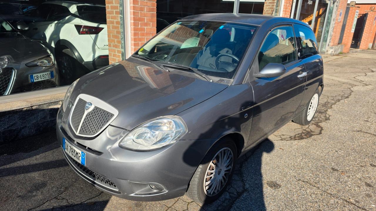 Lancia Ypsilon 1.4 Argento Ecochic GPL