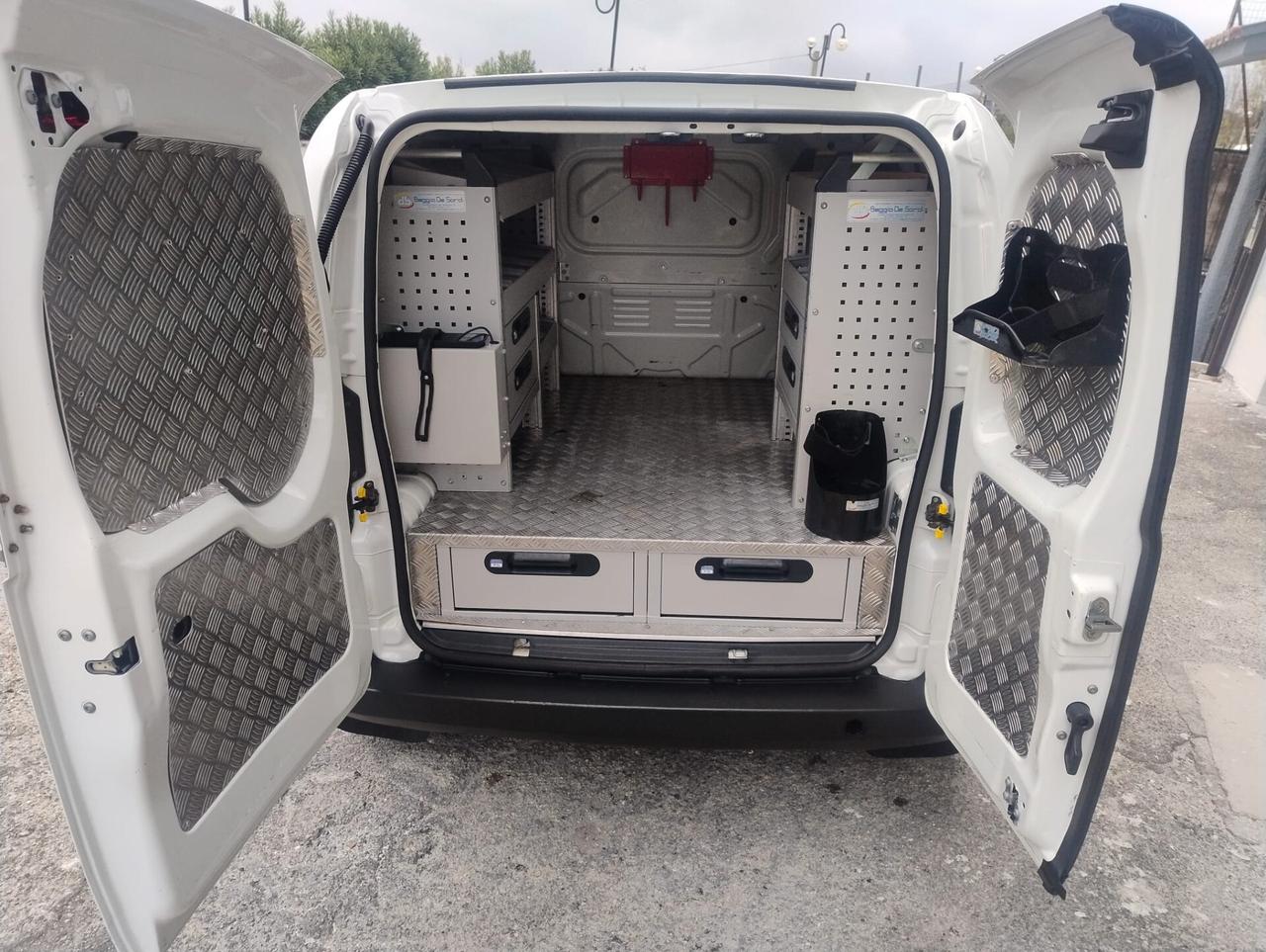 Fiat Fiorino 1.3 Mjet II Adventure 95Cv ALLESTITO