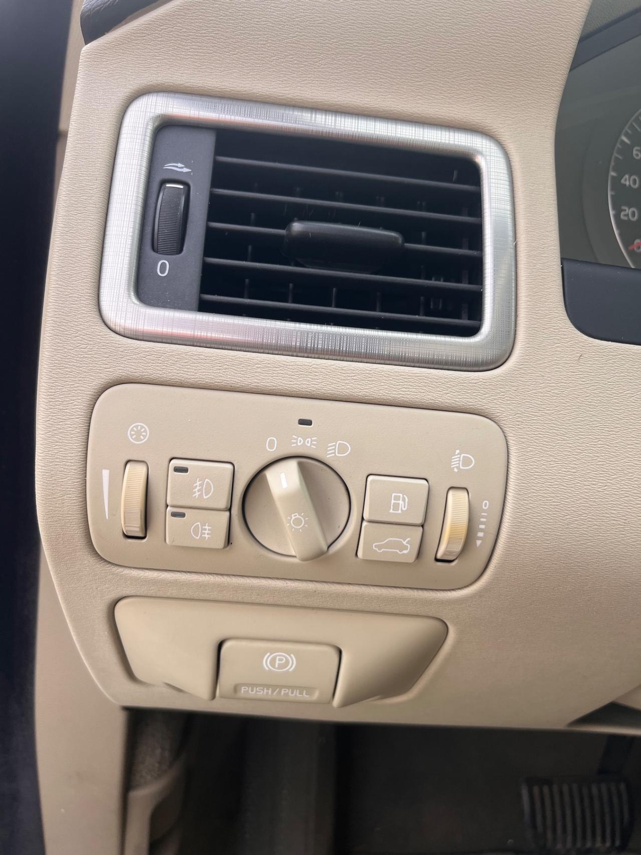 Volvo V70/XC70 V70 2.4 D5 20V (185CV) cat Class