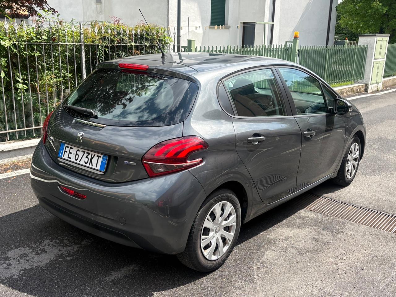 Peugeot 208 PureTech 82 5 porte Allure