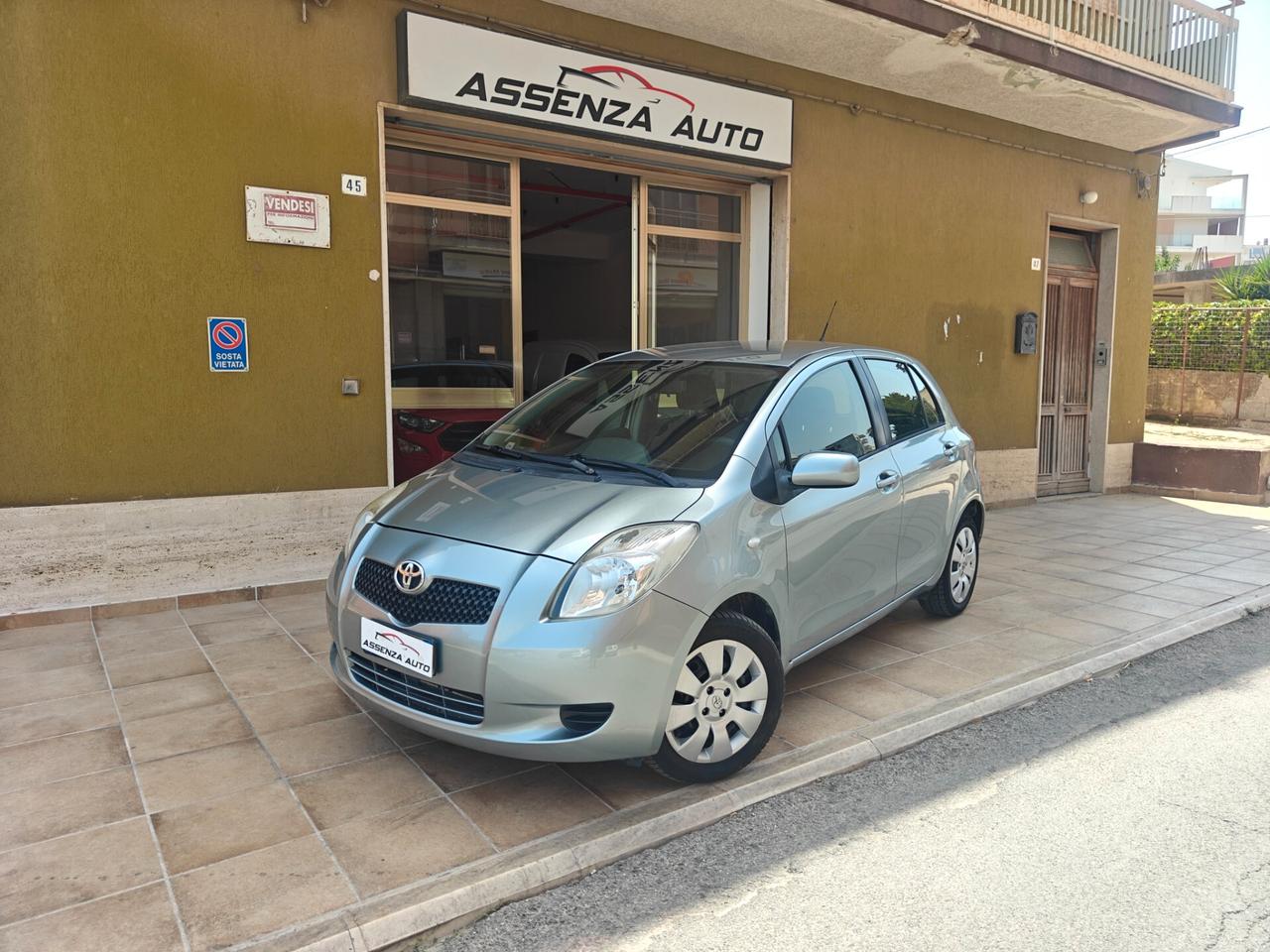 Toyota Yaris 1.0 Sol Ok neop