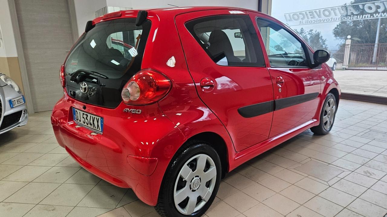 Toyota Aygo 1.0 12V VVT-i 5 porte Sol