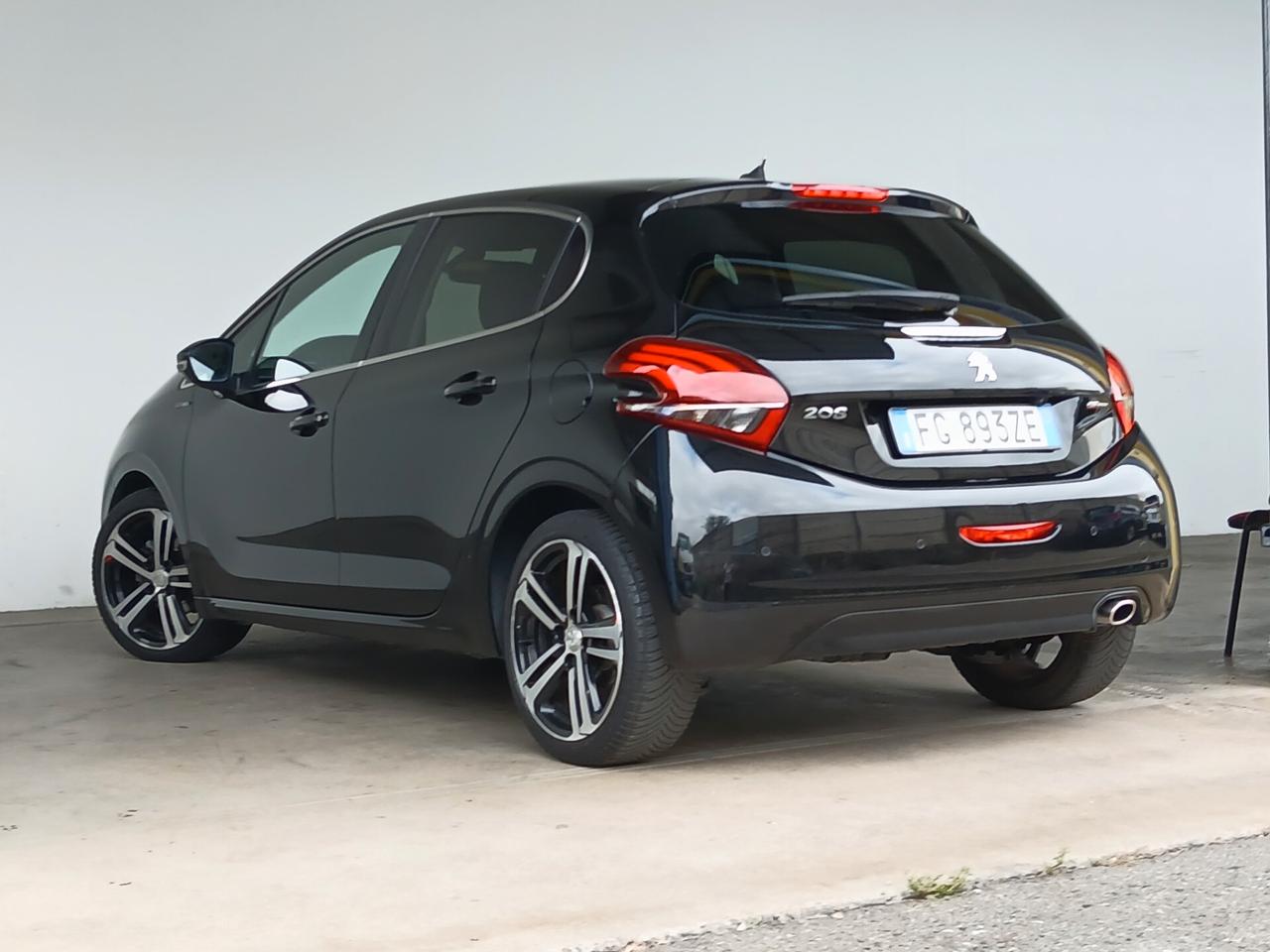 Peugeot 208 GT LINE