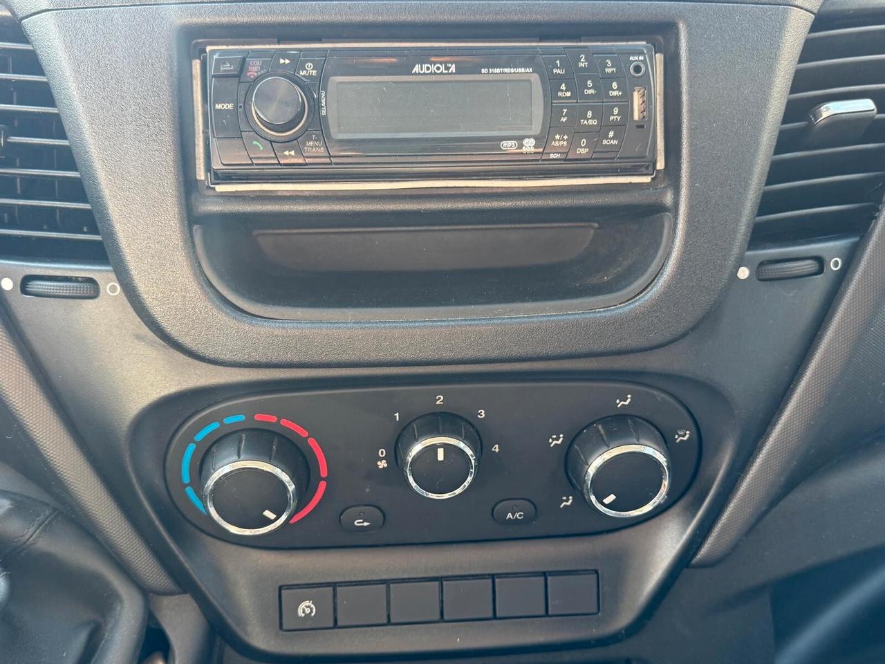 Iveco Daily 2.3 116CV Diesel - 3 POSTI