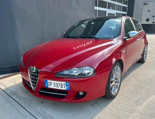 Alfa Romeo 147 1.6 16V 5 porte Distinctive - OK Neopatentato !