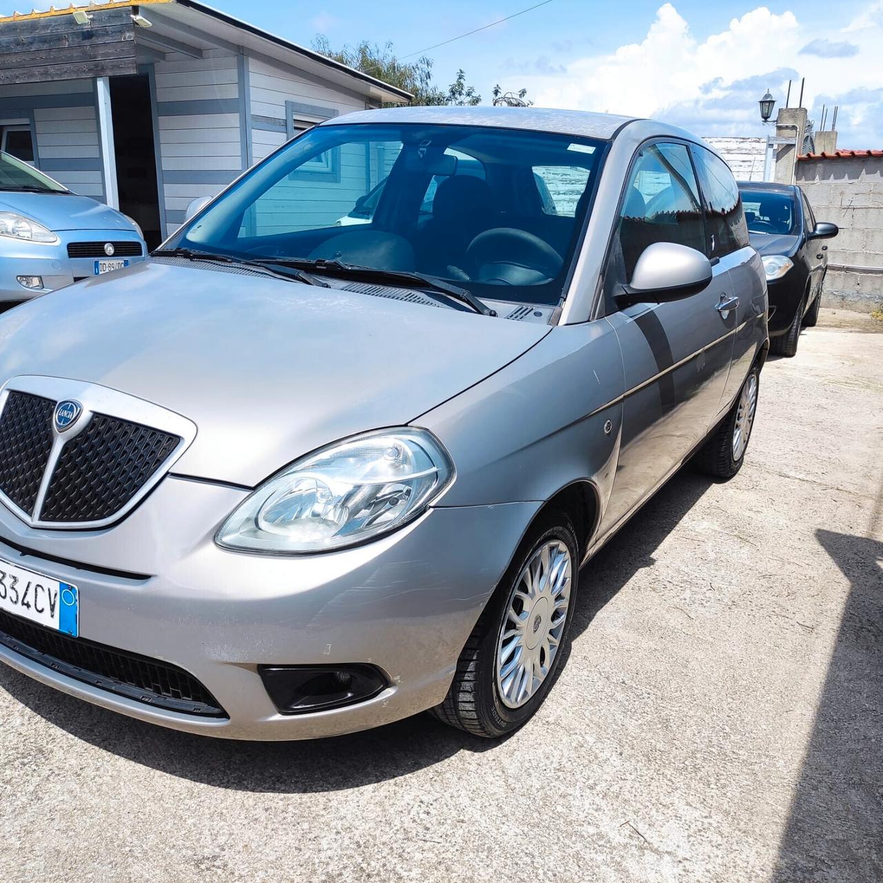 Lancia Ypsilon 1.3 MJT 75 CV Argento