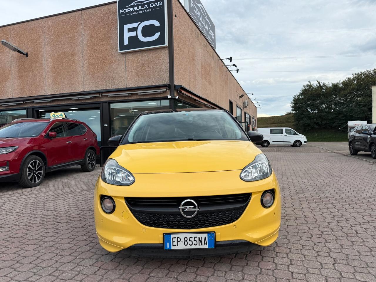 Opel Adam 1.4 100 CV VALENTINO ROSSI VR46