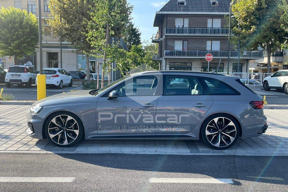 AUDI RS 4 Avant