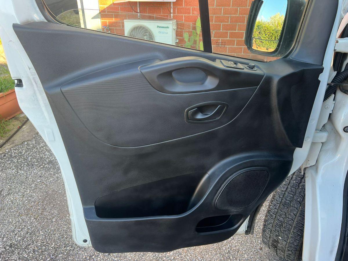 RENAULT trafic T29 2.0 dci 120cv L2H1 Plus