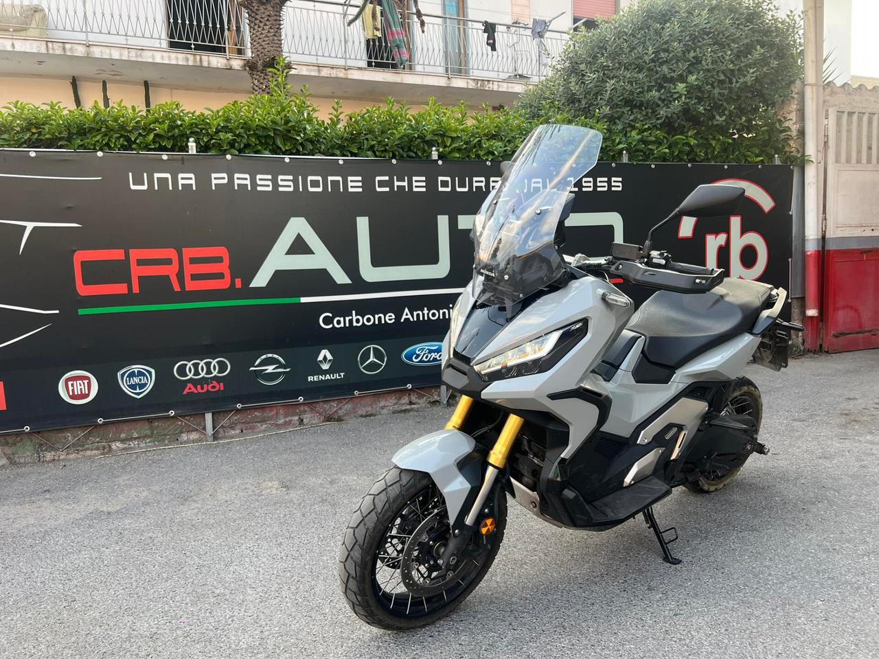 HONDA X ADV 750 NUOVOO 5 MILA KM POSSIBILITà PERMUTAA