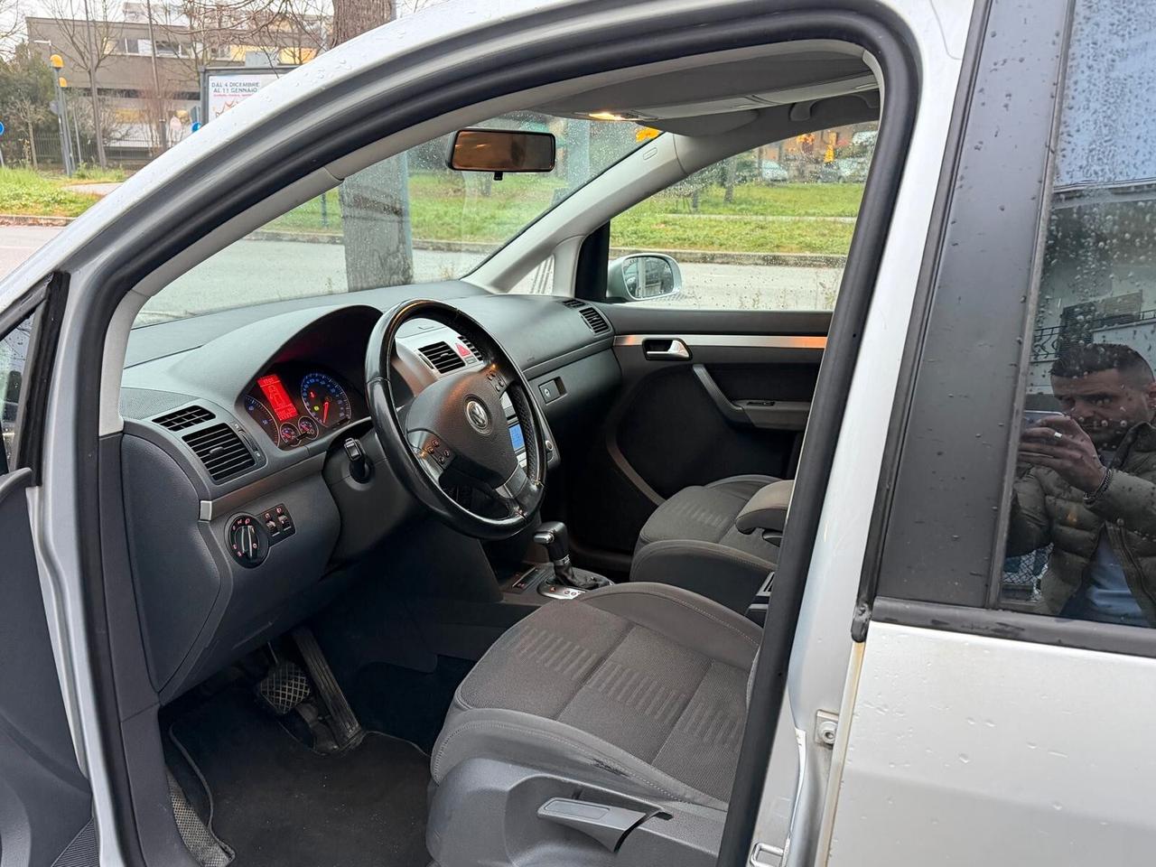 Volkswagen Touran 2.0 TDI DPF DSG Trendline