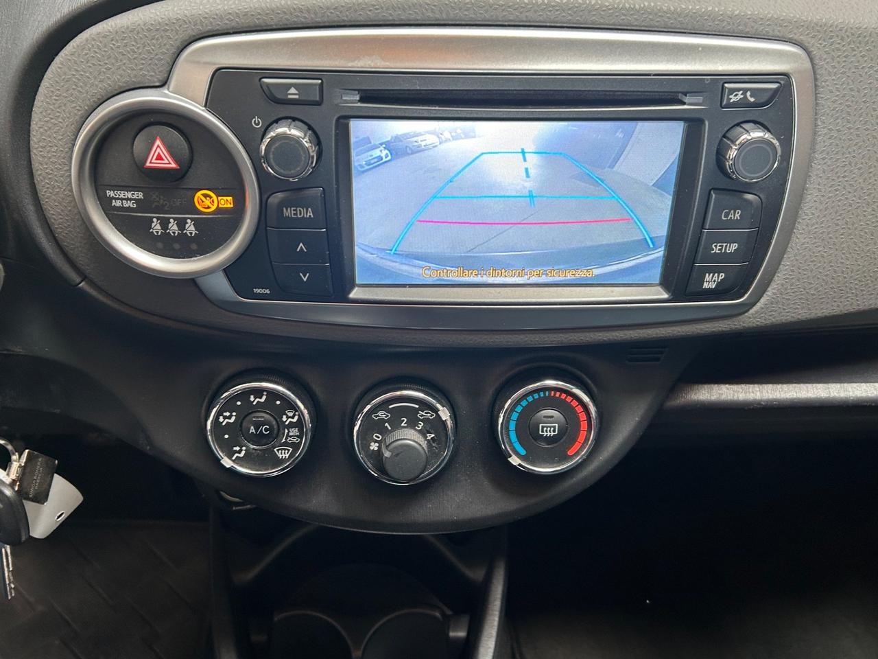Toyota Yaris 1.3 5 porte Style 100cv neopatentati