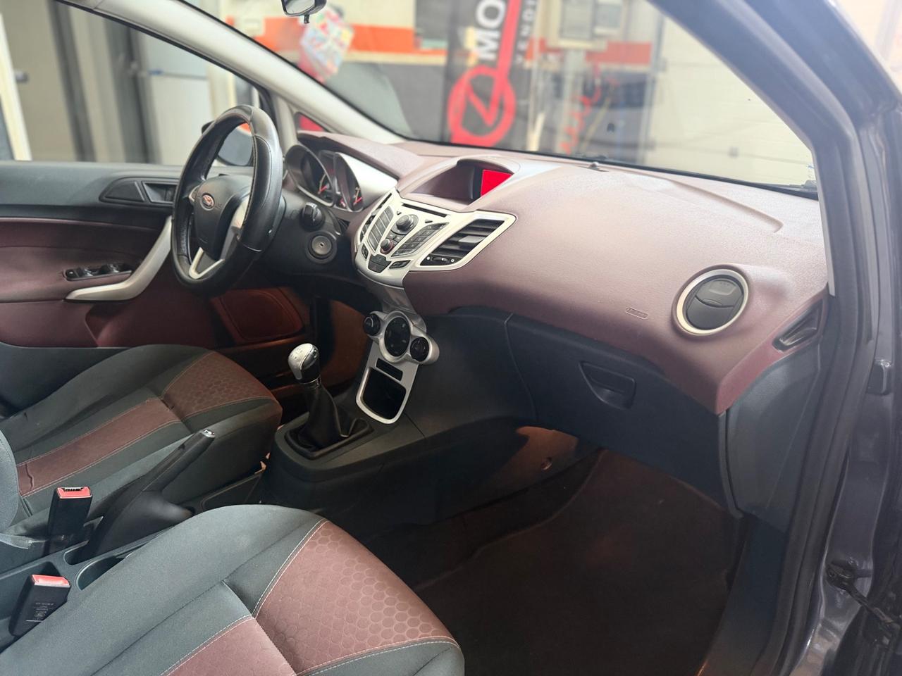 Ford Fiesta 1.2 82 CV 5 porte Titanium NEOPATENTATI