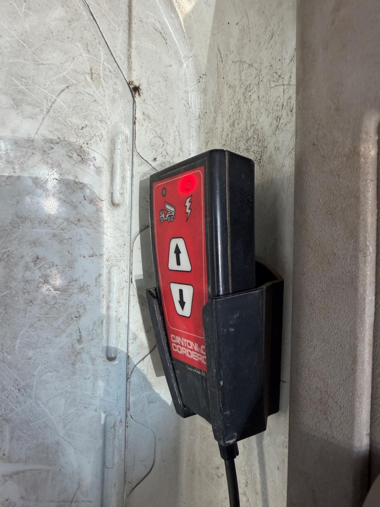 NISSAN CABSTAR NT400 2016 3.0 EURO6B RIBALTABILE TRE LATI