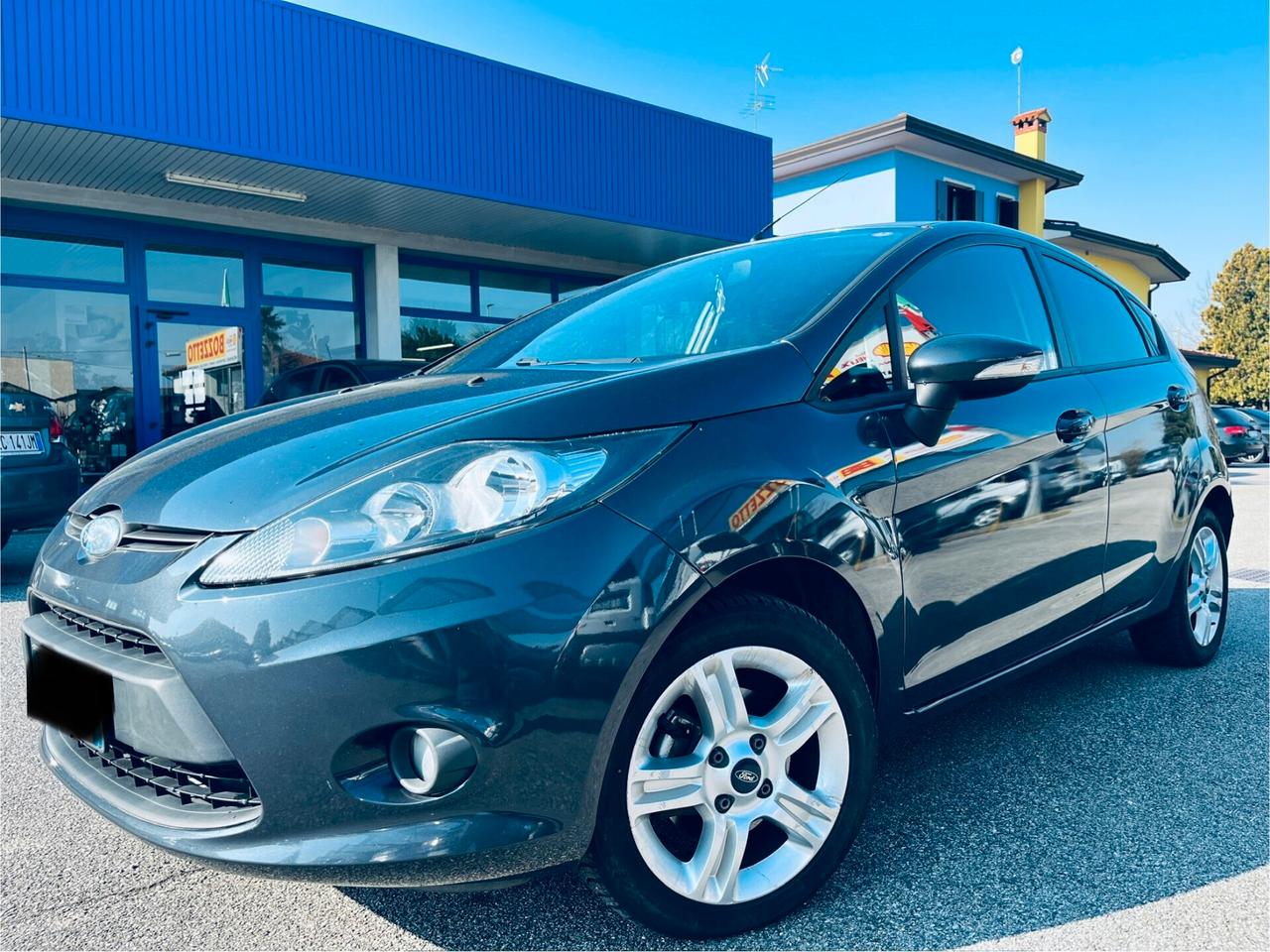 Ford Fiesta 1.4 TDCi 70CV 5 porte Titanium Neopatentati