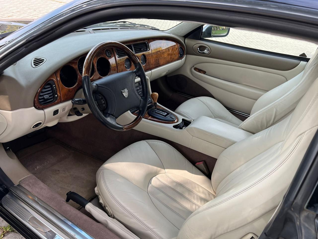 Jaguar XK XK8 4.0 Coupé V8