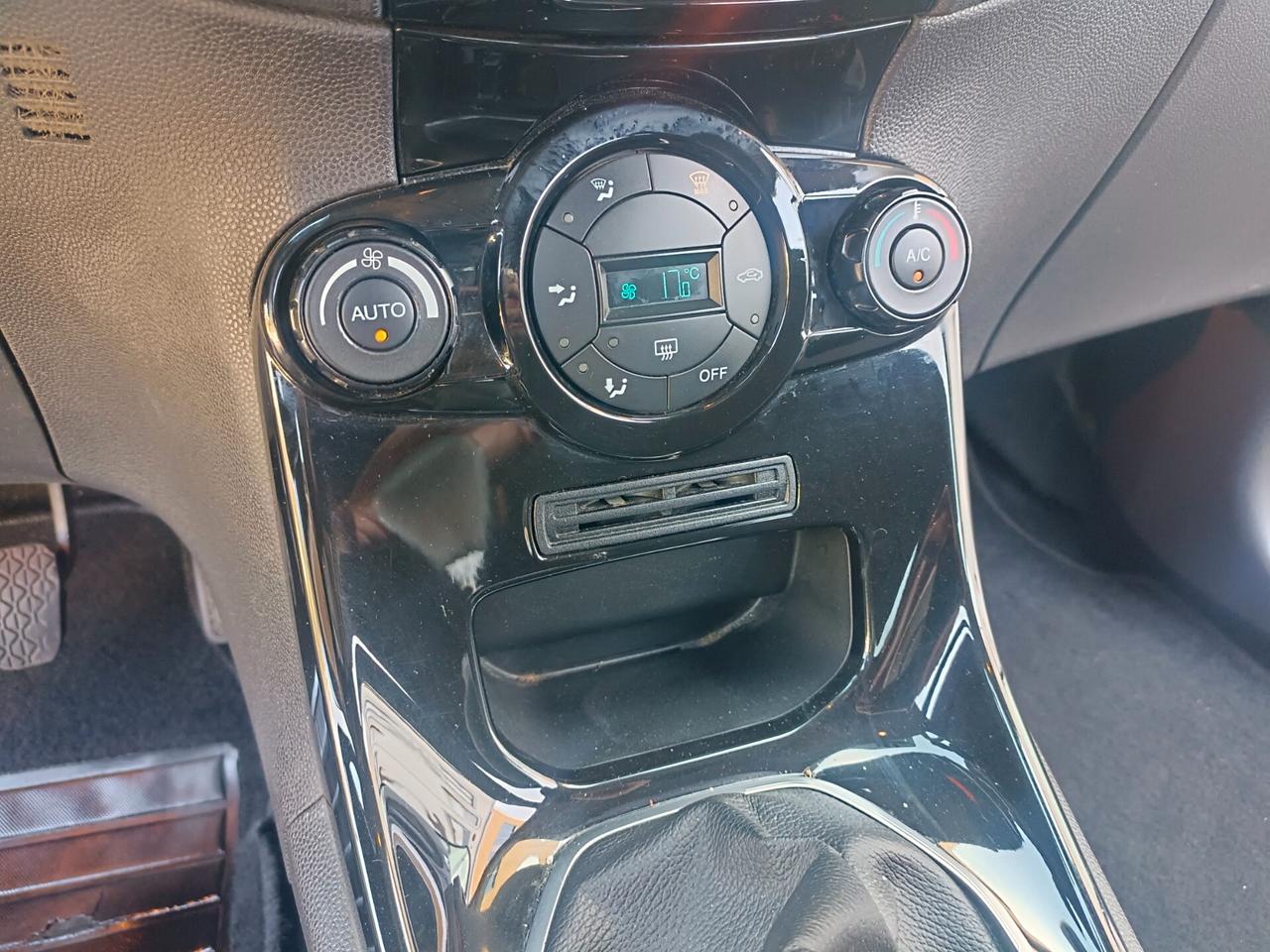 Ford Fiesta Benzina/Gpl Titanium