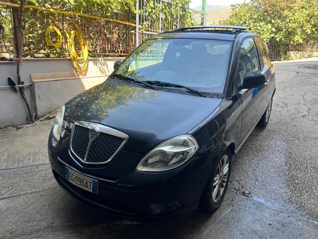 Lancia Ypsilon 1.3 MJT 75 CV Tetto apribile