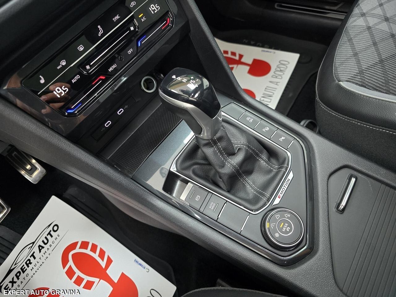 VOLKSWAGEN TIGUAN R-LINE 200CV *TETTO*