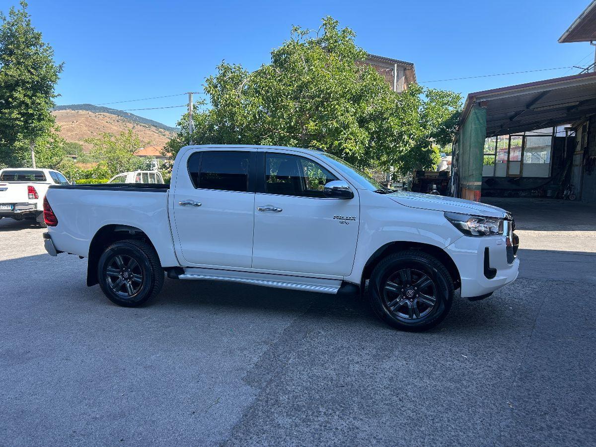 TOYOTA - Hilux 2.4 d-4d 4x4 EXECUTIVE TELECAMERA