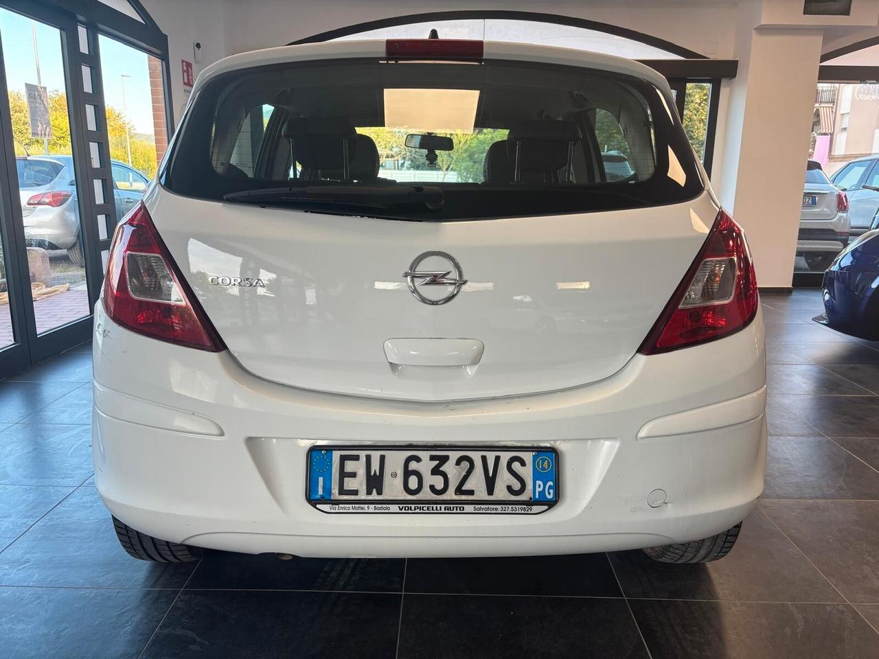 OPEL CORSA ANNO 2014BZ GPL ADATTA NEOPATENTATI KM 200 MILA