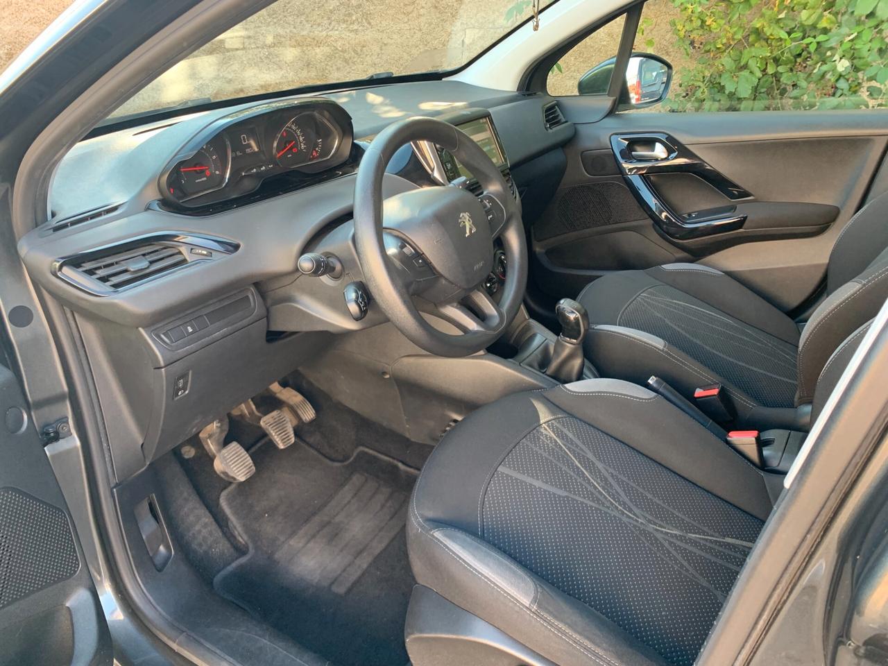 Peugeot 208 1.4 HDi 68 CV 5P 2013 X NEOPATENTATI