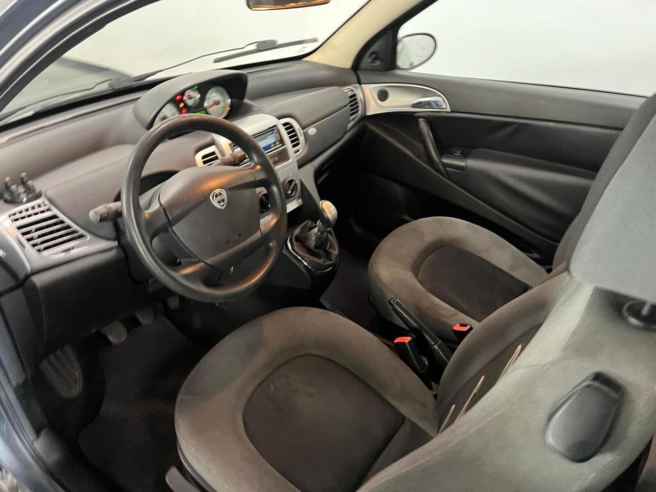 Lancia Ypsilon 1.2 Argento