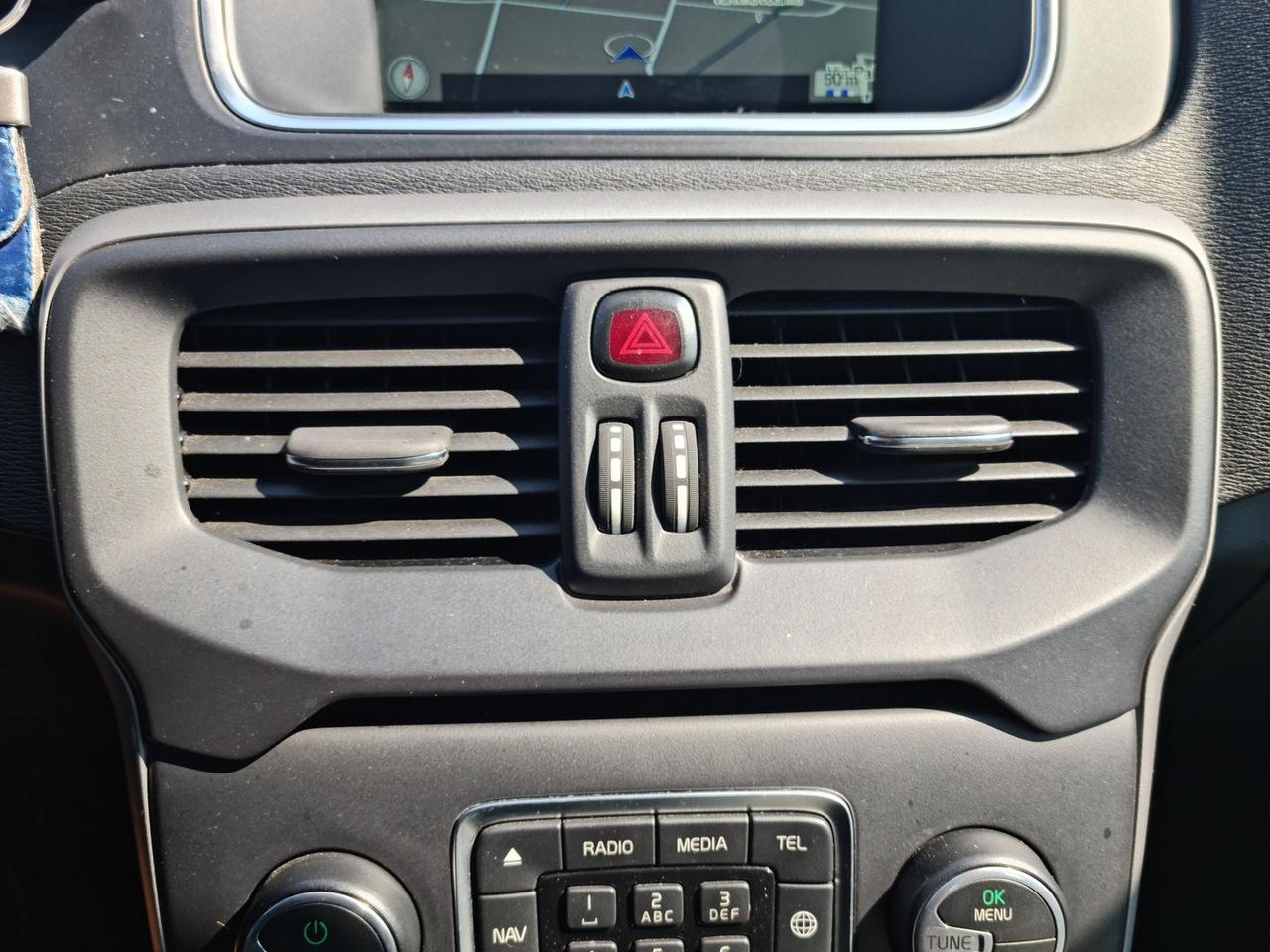 Volvo V40 KINETIC #6087