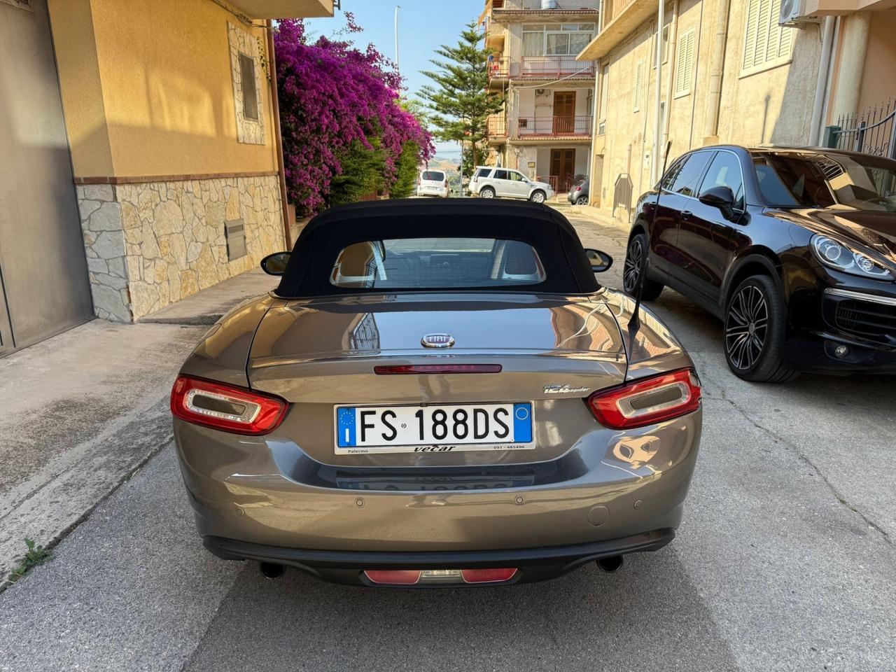 Fiat 124 Spider 1.4 MultiAir America iva esposta