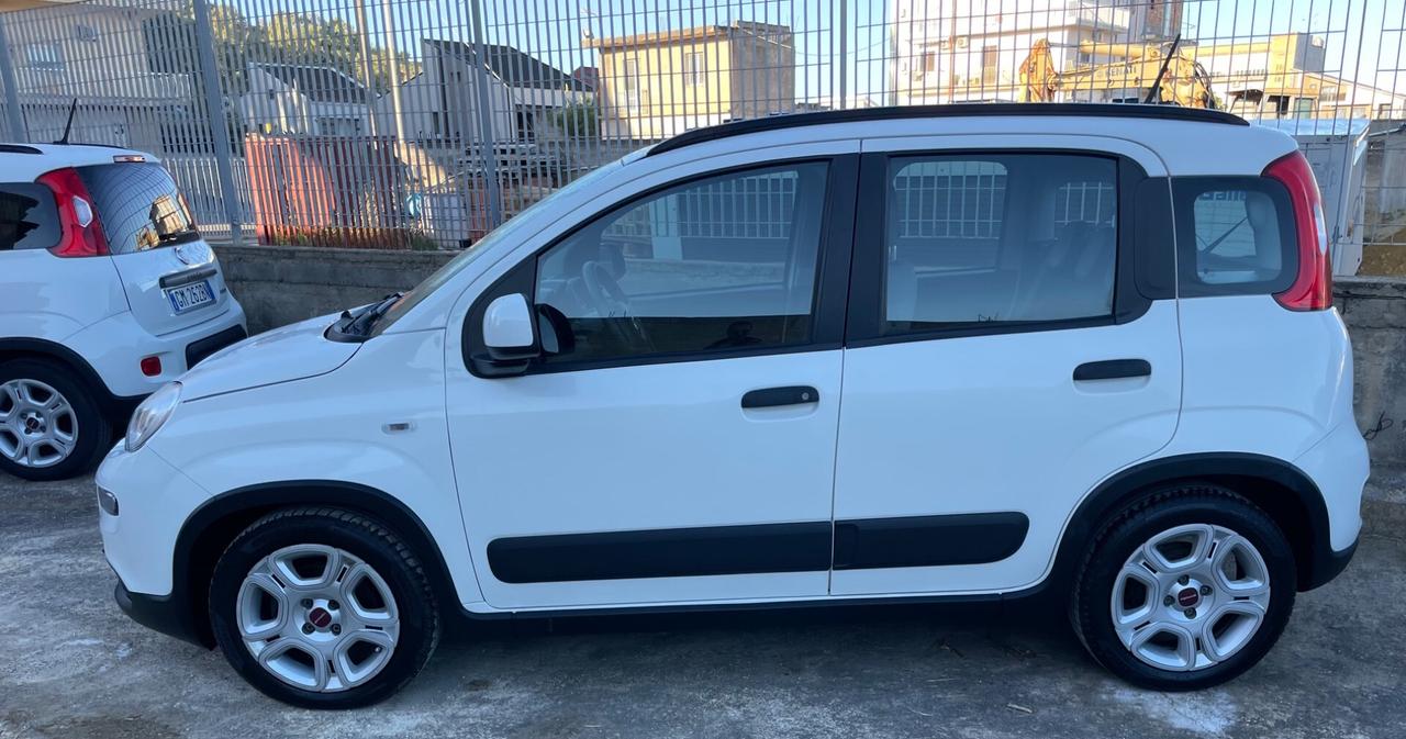 Fiat Panda 1.0 FireFly S&S Hybrid Garmin