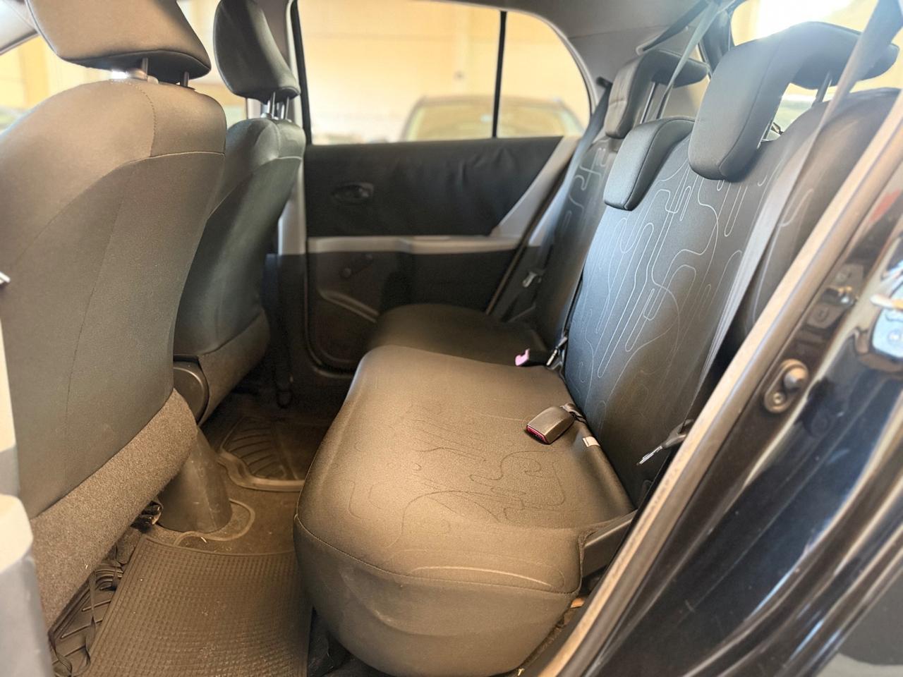 Toyota Yaris 1.0 5 porte Now NEOPATENTATI