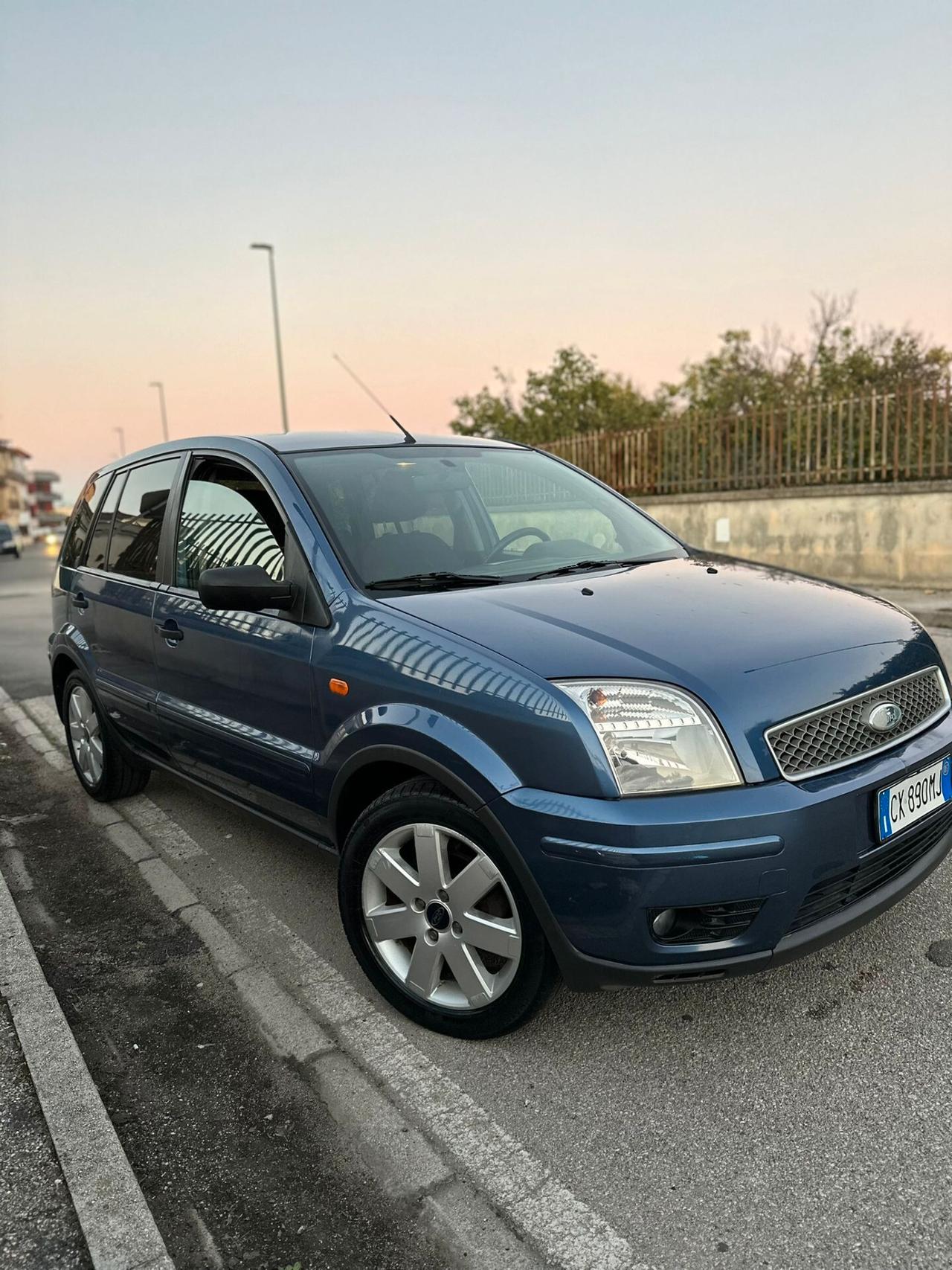 Ford Fusion 1.4 16V 5p. Leather