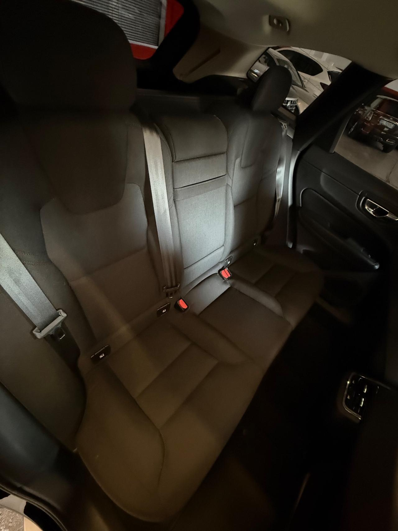 Volvo XC 60 XC60 B4 (d) AWD Geartronic Momentum Pro