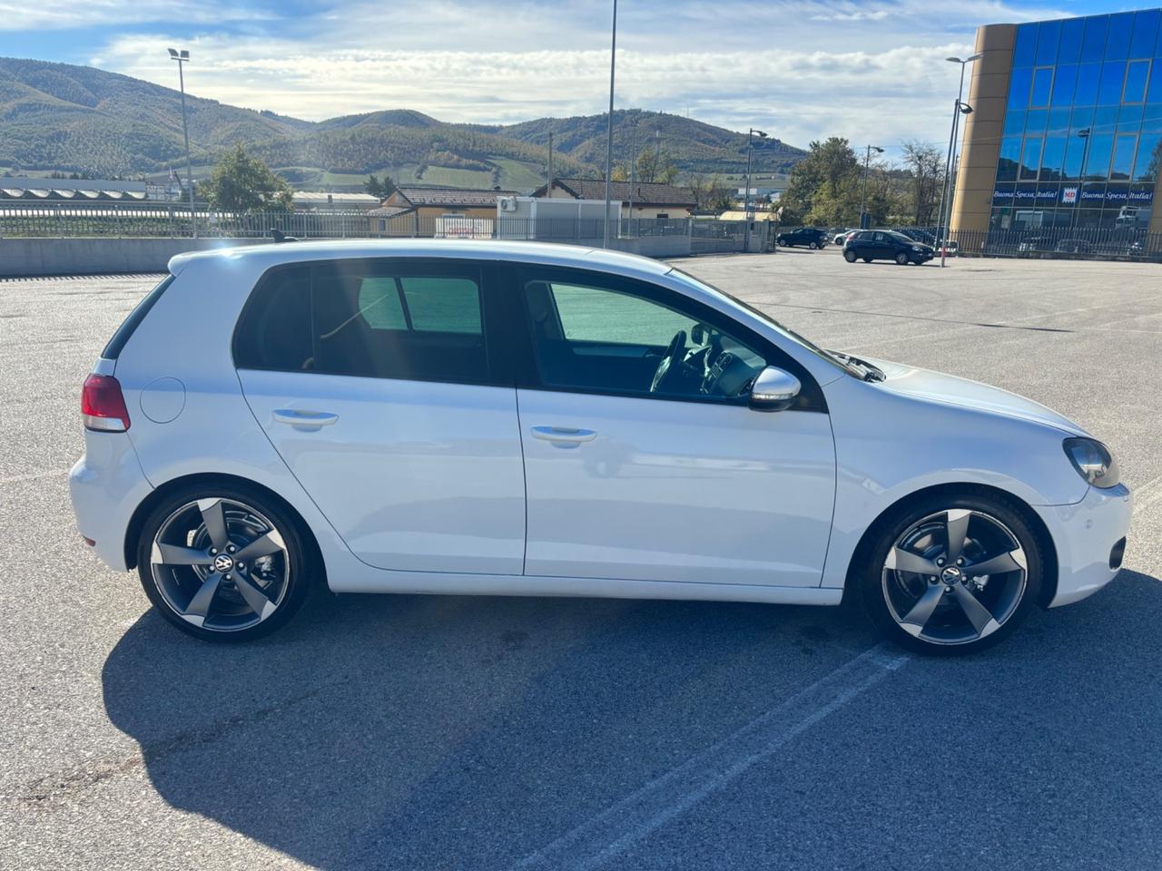 Volkswagen Golf 1.6 TDI DPF 5p. Highline