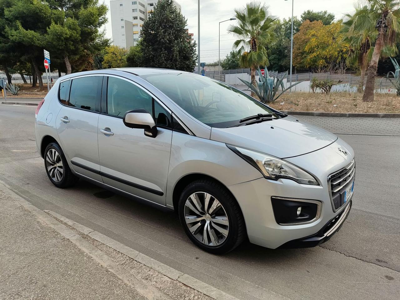 Peugeot 3008 1.6 HDi 115CV PRONTA CONSEGNA