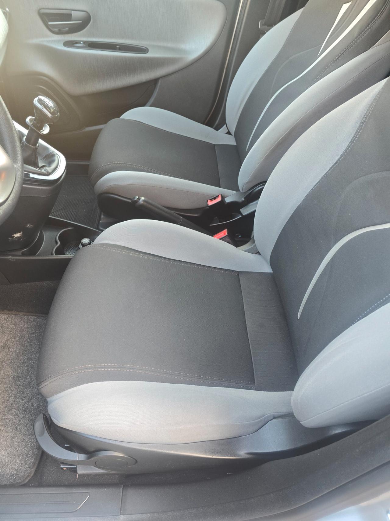 Lancia Ypsilon 1.2 69 CV 5 porte GPL Ecochic Gold