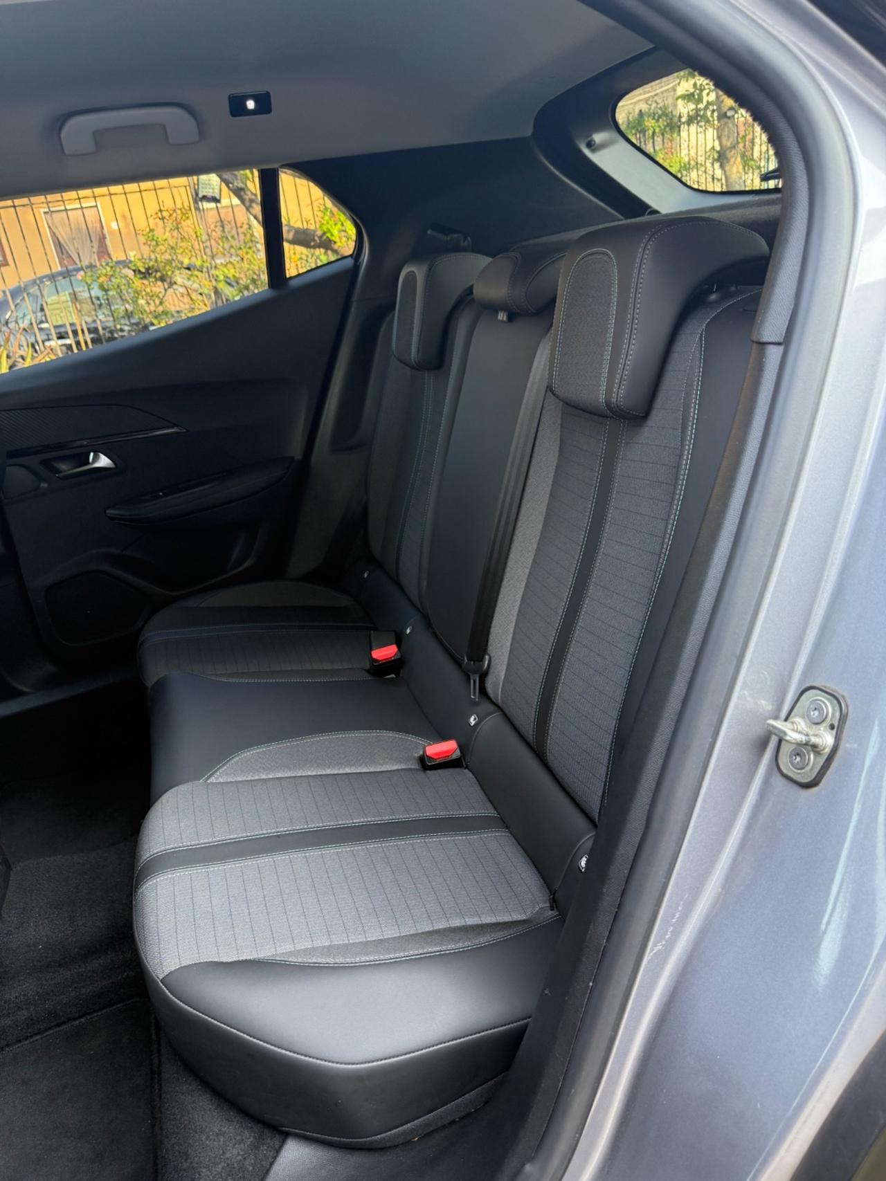 Peugeot 2008 BlueHDi 130 S&S EAT8 Allure Pack