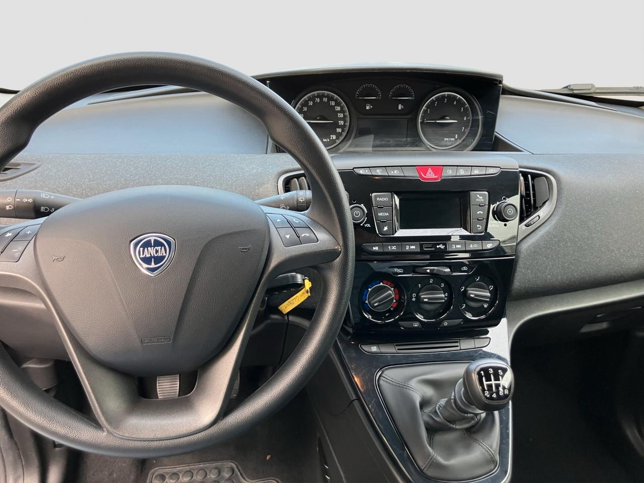 Lancia Ypsilon 1.0 FireFly 5 porte S&S Hybrid Silver