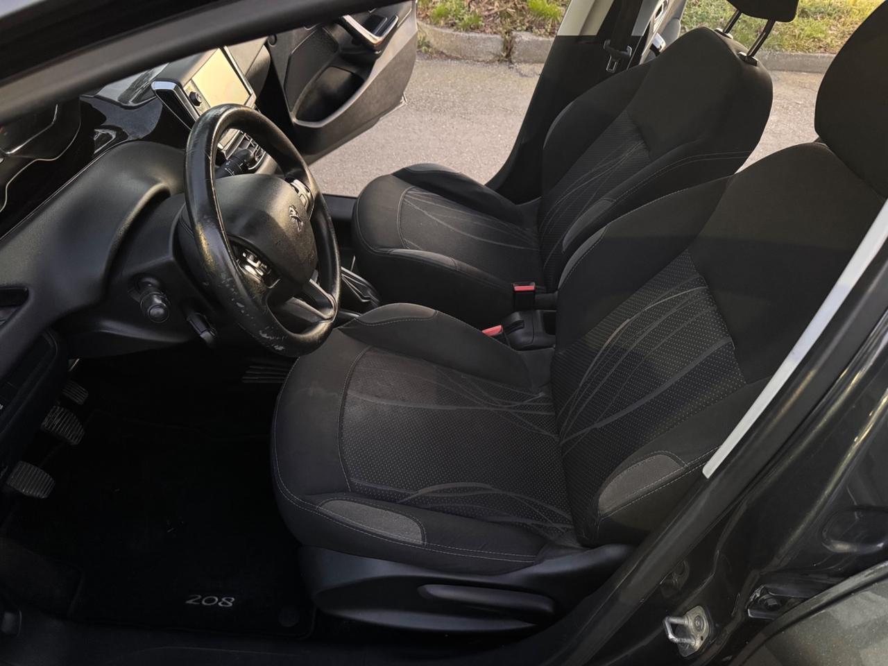 Peugeot 208 1.4 HDi 68 CV 5 p neopaten garanzia 12 m