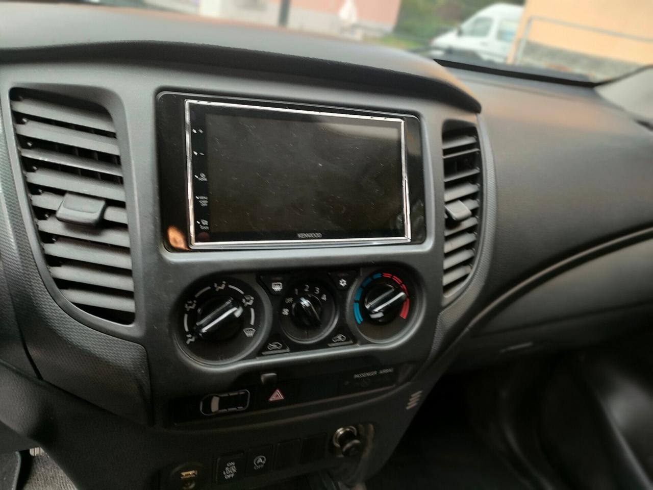 Mitsubishi L200 2.3 TD 4WD IVA ESCLUSA